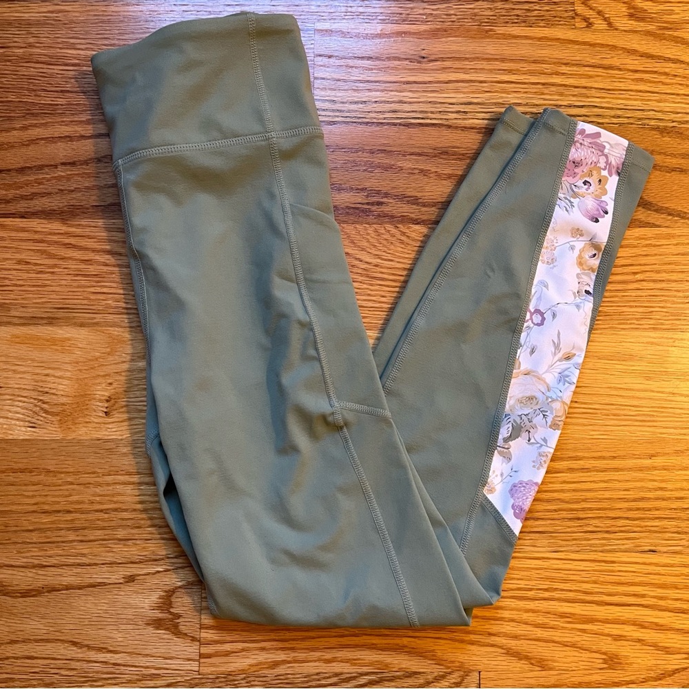 Tuckernuck sage green and floral print leggings size XS